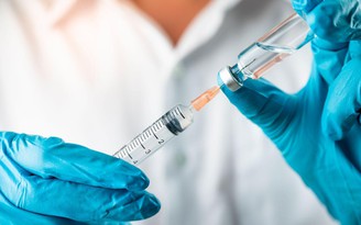 Cố vấn y tế Nhà trắng: Có lẽ nên tiêm vắc xin Covid-19 hằng năm