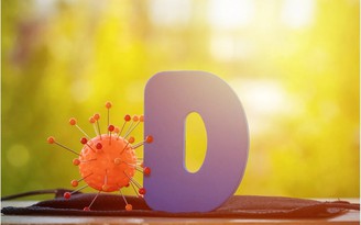 Thiếu vitamin D có thể khiến bạn dễ nhiễm Covid-19 nặng: Dấu hiệu nhận biết