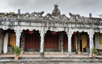 Ngôi đền đá độc nhất vô nhị ở Việt Nam