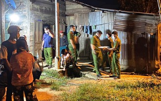 Quảng Nam: Công nhân đang khai thác vàng bị đá đè tử vong