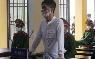Quảng Nam: Đâm người trọng thương vì vợ bị hắt ly bia vào mặt