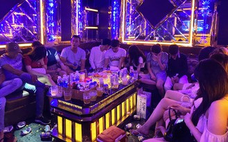 Nghỉ lễ, nhiều 'dân chơi' ở Quảng Nam vào quán karaoke ‘mở tiệc ma túy’