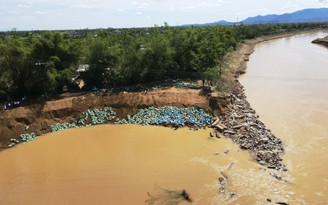 Sạt lở sông Vu Gia uy hiếp nhà dân: Quảng Nam công bố tình huống khẩn cấp