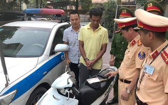Bắt nghi phạm dùng súng nhựa cướp xe máy trên phố Hà Nội