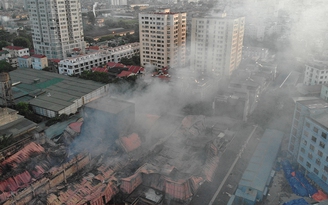 Công ty Rạng Đông tan hoang sau 'bão lửa'