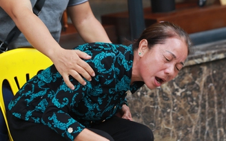 Mẹ tử tù Hồ Duy Hải khóc ngất khi Tòa tối cao bác kháng nghị
