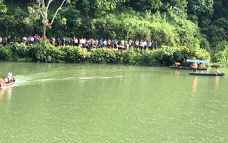 Lật thuyền ở Lào Cai, 2 người chết, 1 người mất tích