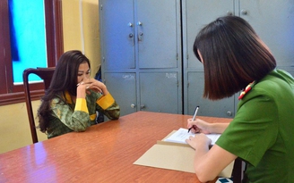 Tuyên Quang: Bắt quả tang 9X cầm đầu đường dây bán dâm liên tỉnh đang 'đi khách'