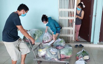 Sống nơi phong tỏa: 'Phố chung cư' những ngày trở bệnh