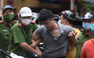 Nam thanh niên điều khiển ô tô gây náo loạn phố Hà Nội