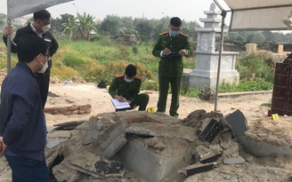 Kẻ gian đập phá, đào bới mộ cụ ông mới được an táng tại Hà Nội