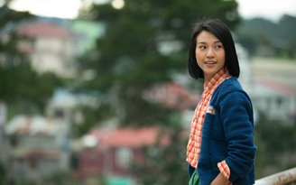 Á hậu Hoàng Oanh bỗng mạnh mẽ và muốn... yêu