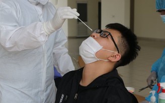 Xét nghiệm Covid-19 sinh viên Hải Dương, Quảng Ninh, Hải Phòng tại ký túc xá ĐHQG TP.HCM