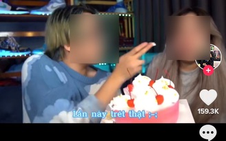 Tranh cãi chuyện trét bánh kem lên mặt nhau trong sinh nhật