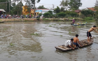 Lật vỏ máy trên sông, một người mất tích