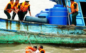 Cà Mau: Khẩn trương phối hợp tìm kiếm ngư phủ mất tích trên biển