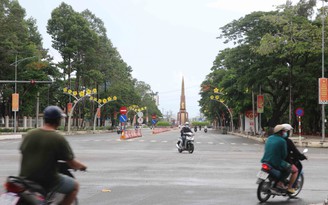 Người dân vào tỉnh Cà Mau không phải xin ý kiến chủ tịch UBND tỉnh