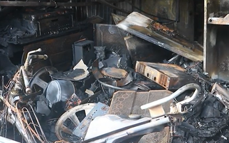 Cà Mau: Hỏa hoạn lúc rạng sáng, 4 căn nhà bị thiêu rụi
