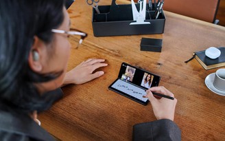 Galaxy Z Fold3 cho doanh nhân trẻ sự tự tin tuyệt đối khi làm việc di động