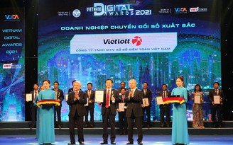 Vietlott nhận giải Doanh nghiệp chuyển đổi số xuất sắc năm 2021