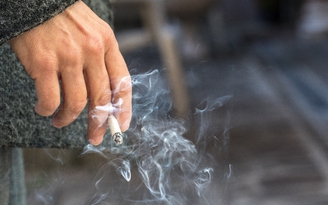 Chiến lược cai thuốc để giảm tác hại thuốc lá: Cần nhưng chưa đủ