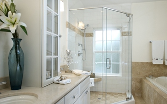 Phòng tắm kính: Lựa chọn tối ưu cho nhà tắm diện tích nhỏ