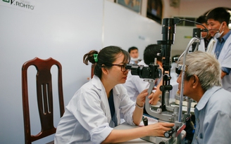 Chương trình Chăm sóc mắt cộng đồng 2017 ‘Vì một Việt Nam mắt sáng rạng ngời’