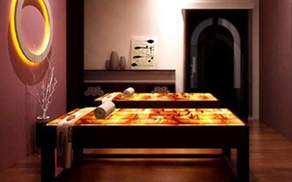 Vì sao chủ spa nên nâng cấp nội thất với giường đá muối Himalaya?