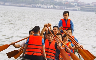 Lễ hội Bơi chải Thuyền rồng - văn hóa sống của một thời hào sử