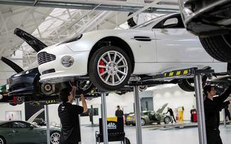 Chăm sóc xe cùng chuyên gia Aston Martin