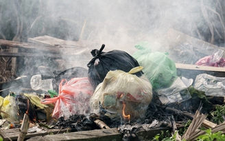 Chiến đấu với rác thải nhựa, đừng quên bầu không khí mà bạn hít thở mỗi ngày