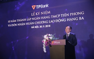 Enterprise Asia trao tặng giải thưởng kép cho ông Đỗ Minh Phú và TPBank