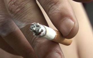 Nam giới giảm sút khả năng 'yêu' do khói thuốc lá