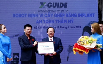 Việt Nam ứng dụng thành công Robot định vị trong cấy ghép răng Implant