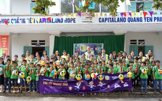 Hơn 1.400 học sinh 4 trường CapitaLand Hope nhận quà, học bổng dịp trung thu