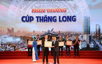 BRG nhận Cúp Thăng Long 2022 vì đóng góp phát triển Thủ đô