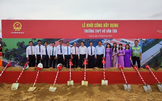 Nguyên Chủ tịch nước Trương Tấn Sang dự khởi công Trường THPT Võ Văn Tần