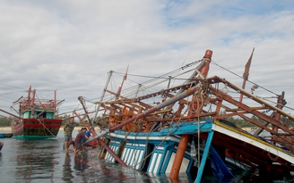 Chìm tàu trong đêm, ngư dân thiệt hại lớn