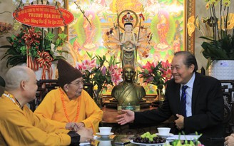 Phó thủ tướng Thường trực Trương Hòa Bình thăm và chúc mừng dịp Vu lan báo hiếu