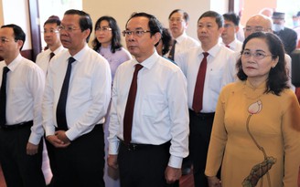 Lãnh đạo TP.HCM dâng hương Chủ tịch Hồ Chí Minh kỷ niệm 77 năm Quốc khánh