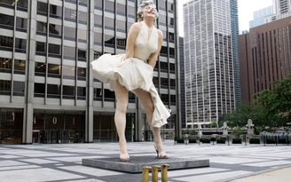 Bức tượng Marilyn Monroe gây tranh cãi dữ dội