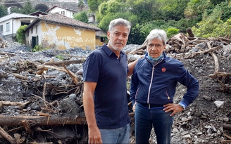 George Clooney hỗ trợ người dân gần hồ Como (Ý) sau thảm họa lũ lụt