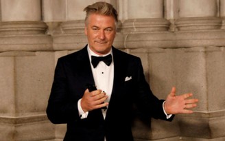 Alec Baldwin chia sẻ lá thư thành viên đoàn phim 'Rust'