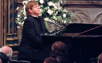 Hé lộ nguyên nhân Elton John trình bày bài ‘Candle in the Wind’ trong tang lễ Diana