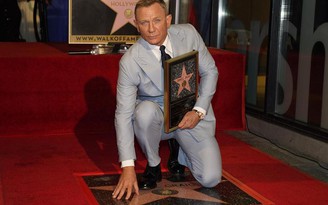 Daniel Craig được Nữ hoàng Anh vinh danh nhân dịp đầu năm mới