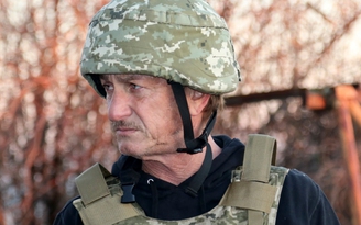 Sao Hollywood Sean Penn dũng cảm đến Ukraine làm phim