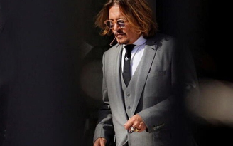 Johnny Depp cáo buộc vợ cũ Amber Heard đặt chuyện bạo lực gia đình để… nổi tiếng