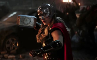 Natalie Portman là Thor mới trong 'Thor: Love and Thunder'