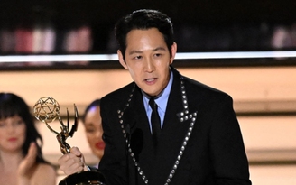 Lee Jung Jae làm nên lịch sử khi đoạt giải Emmy với ‘Squid Game’