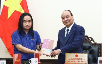 Sự kiện văn hóa tuần qua: Chủ tịch nước gặp du học sinh dịch 'Truyện Kiều' sang tiếng Anh